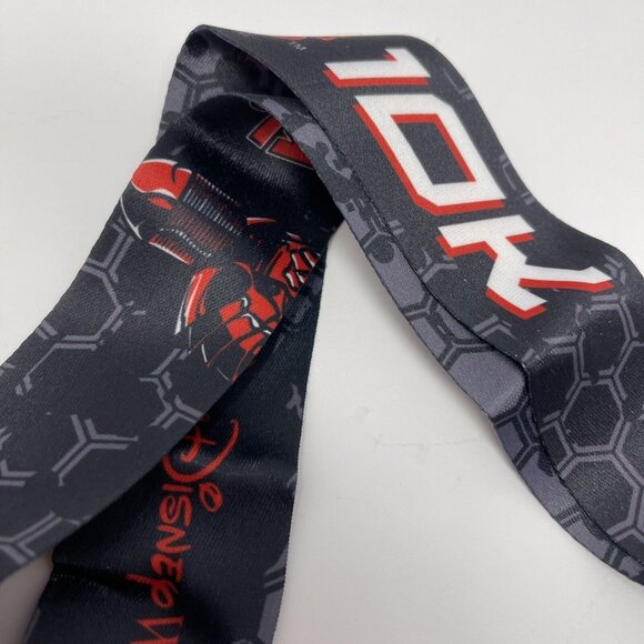 Disney Star Wars 2018 Dark Side 10K Finisher Medal RunDisney Red Guard - Picture 3 of 5